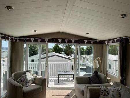 Sea Breeze Cabin Poole Exterior foto